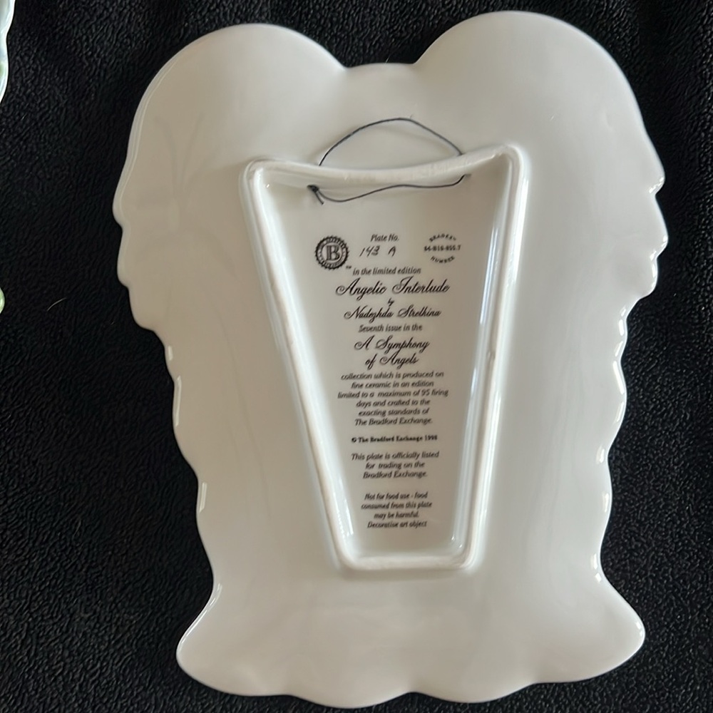 NWOT Set of 9 symphony of Angels Wall Hanging Plates. - Picture 2 of 12